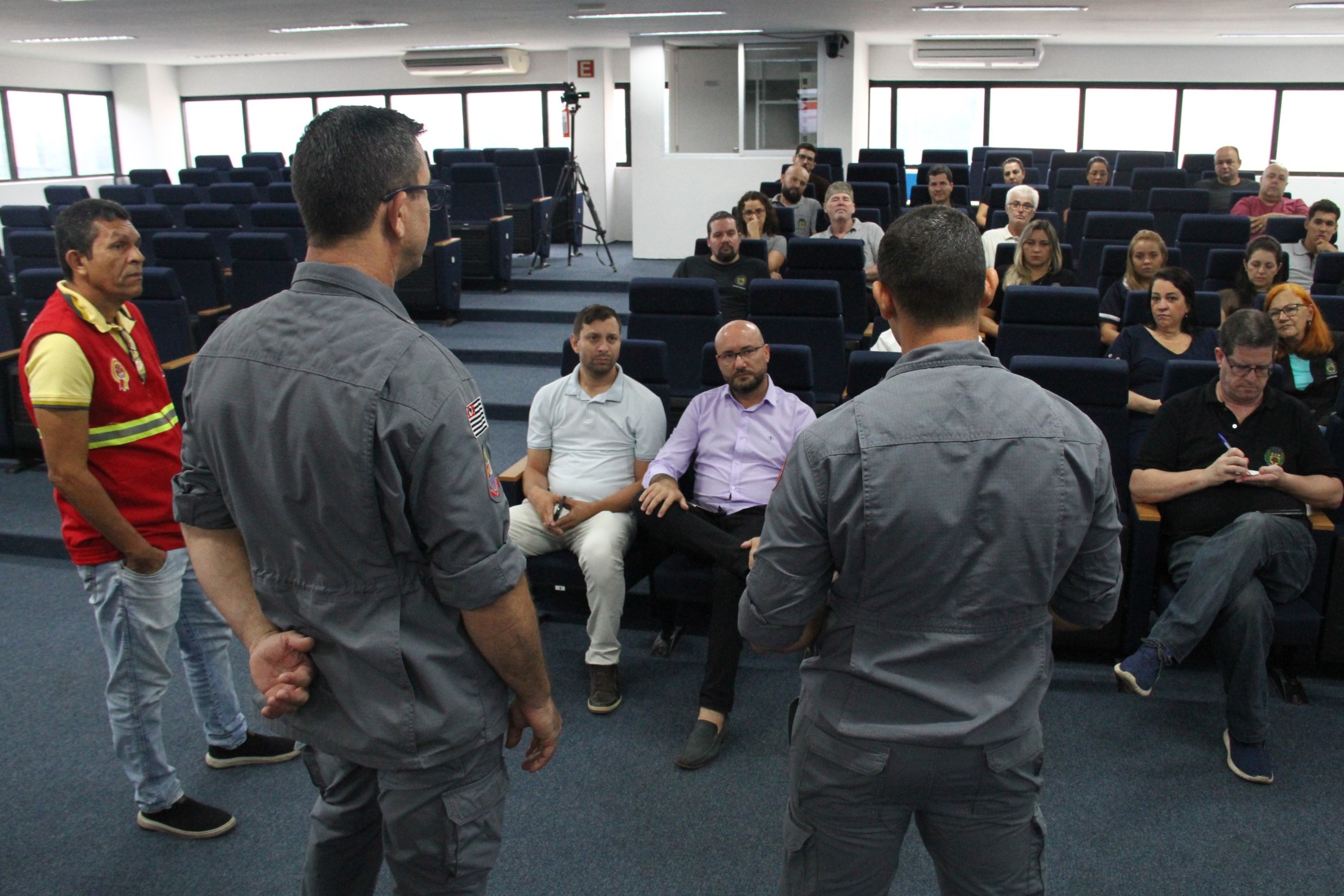 Servidores recebem treinamento dos Bombeiros sobre primeiros socorros