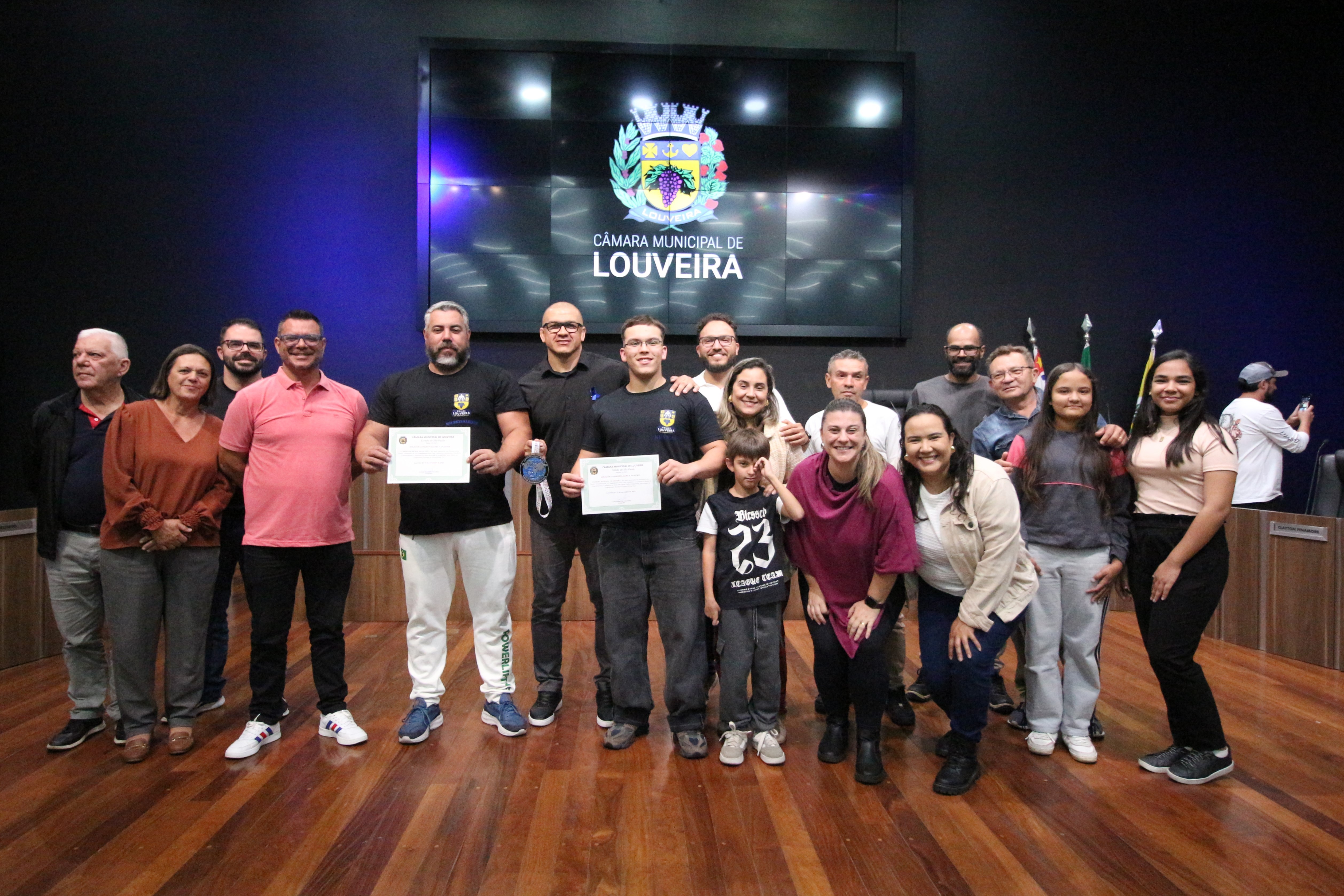 Atletas de Powerlifting recebem homenagem na Câmara