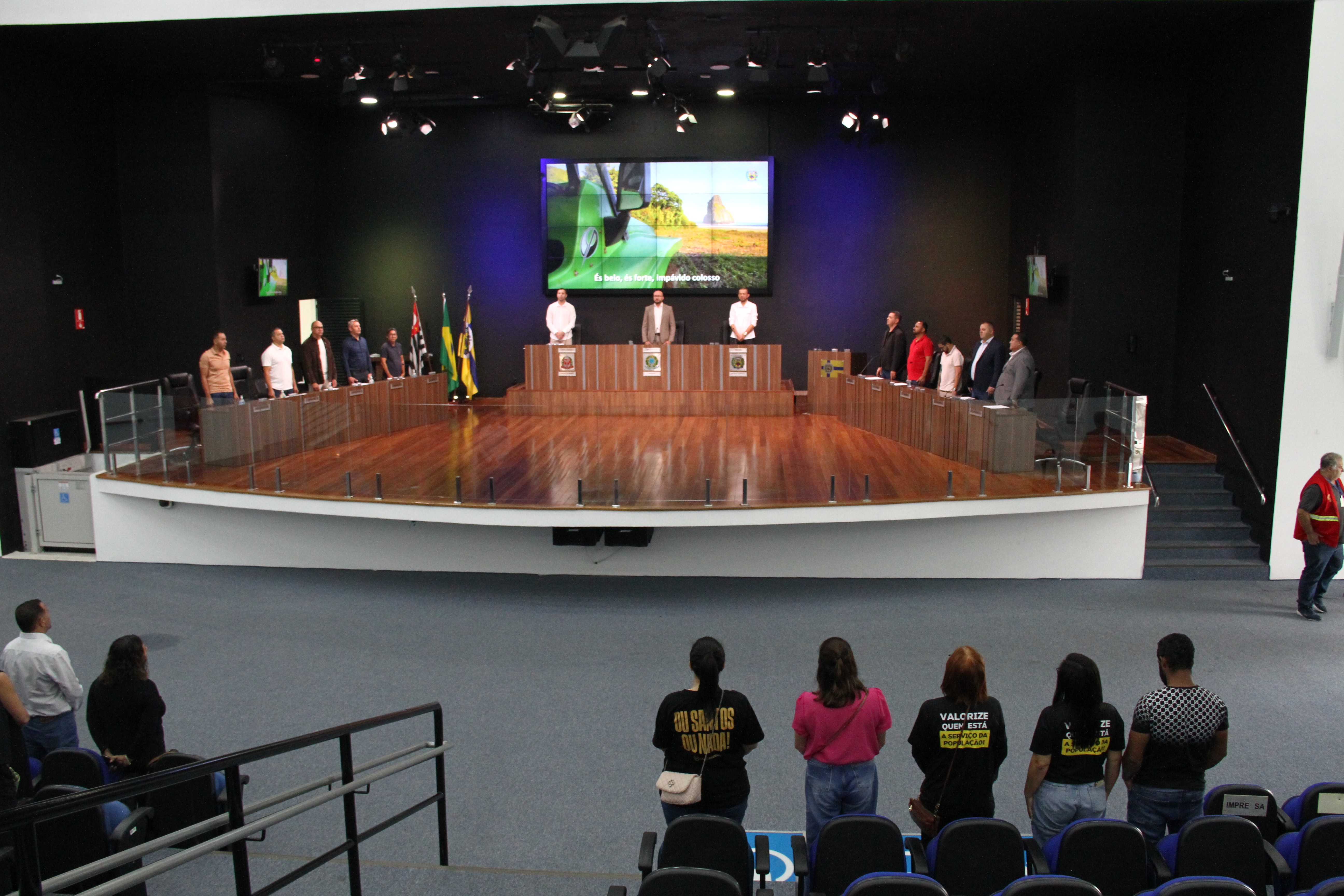 Câmara aprova orçamento 2026 com 16 emendas