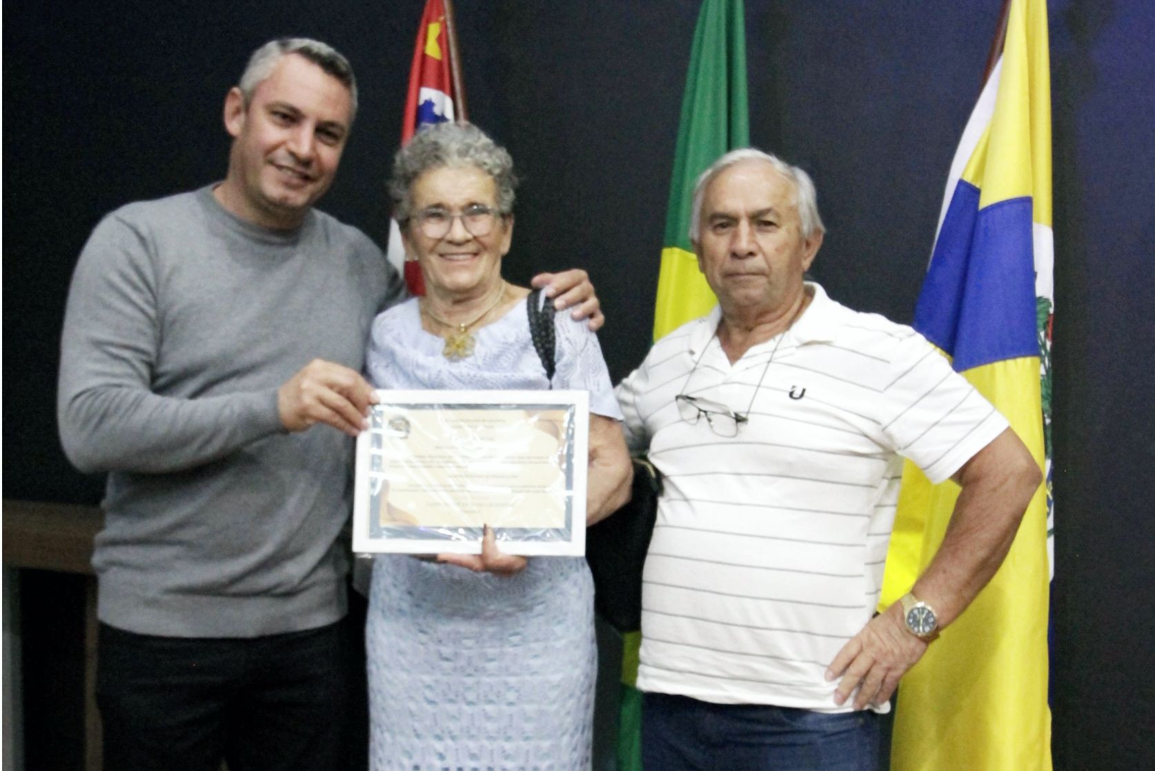 Caminhoneira recebe Moção de Aplausos