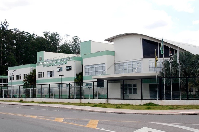 Mudança partidária altera composição das Comissões Permanentes