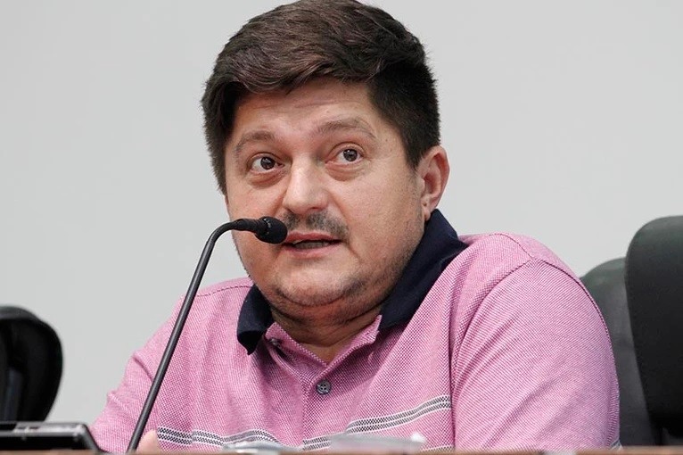 MOMENTO TRIBUNA: Rodrigão critica falta de máscaras para servidores do P.A.