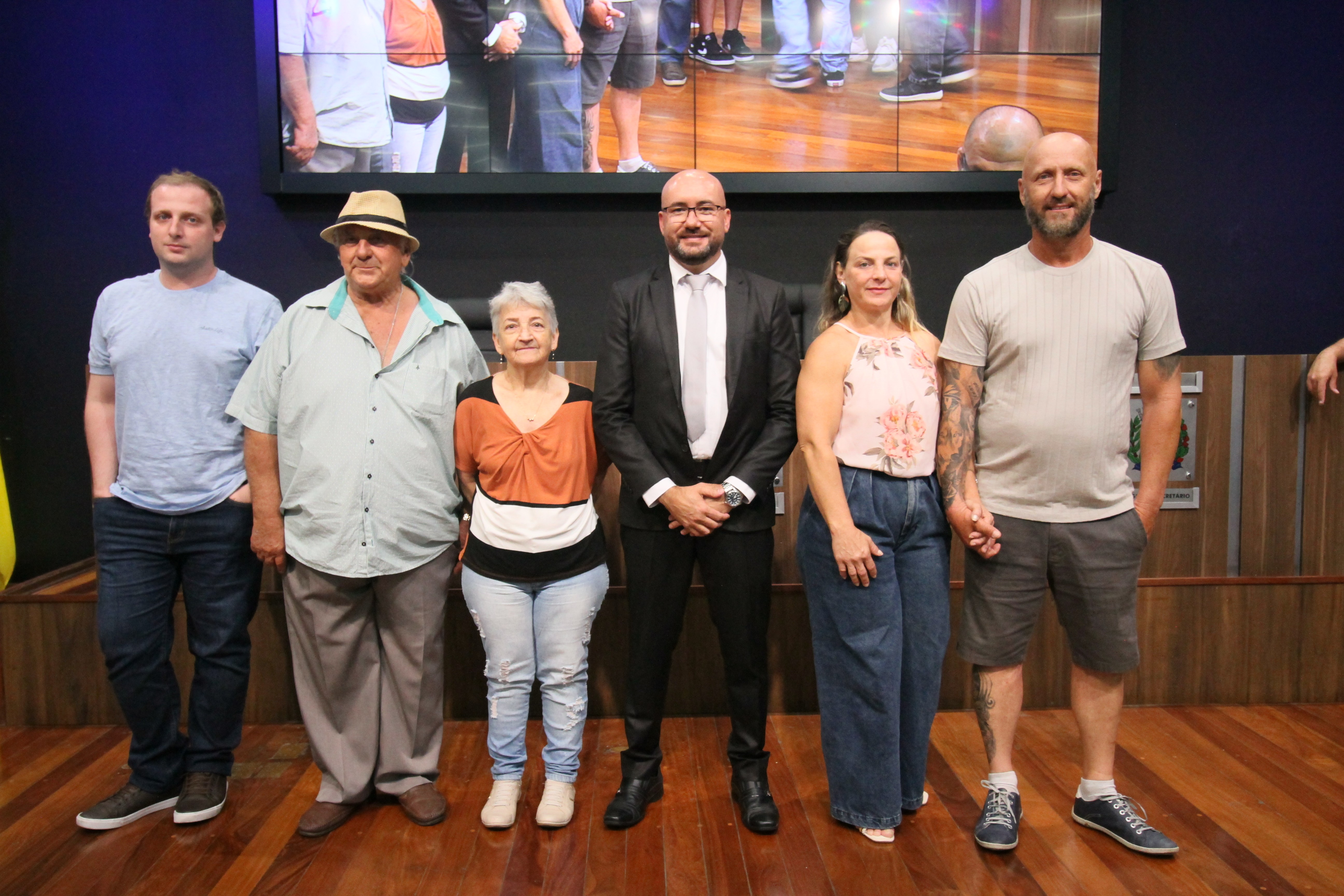 Projeto denomina velório municipal Linda Munhoz Berthe