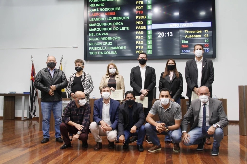 Vereadores aprovam Moção de aplausos e congratulações aos profissionais da saúde