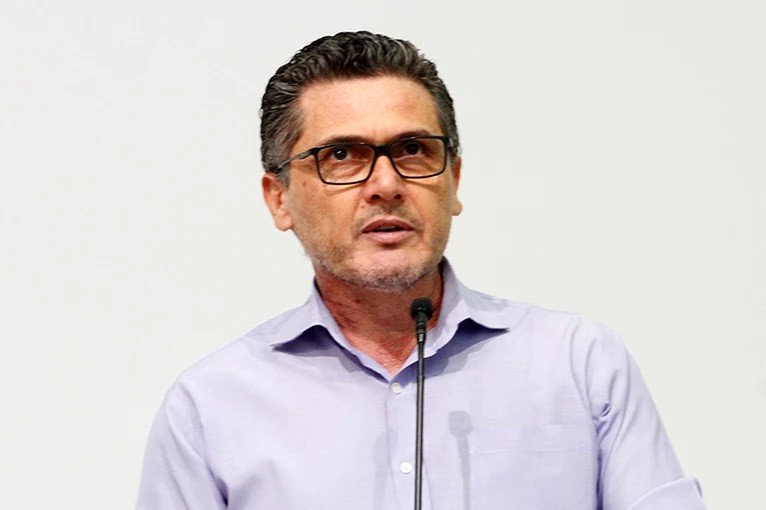 MOMENTO TRIBUNA Luiz Rosa elogia novas instalações do Senar