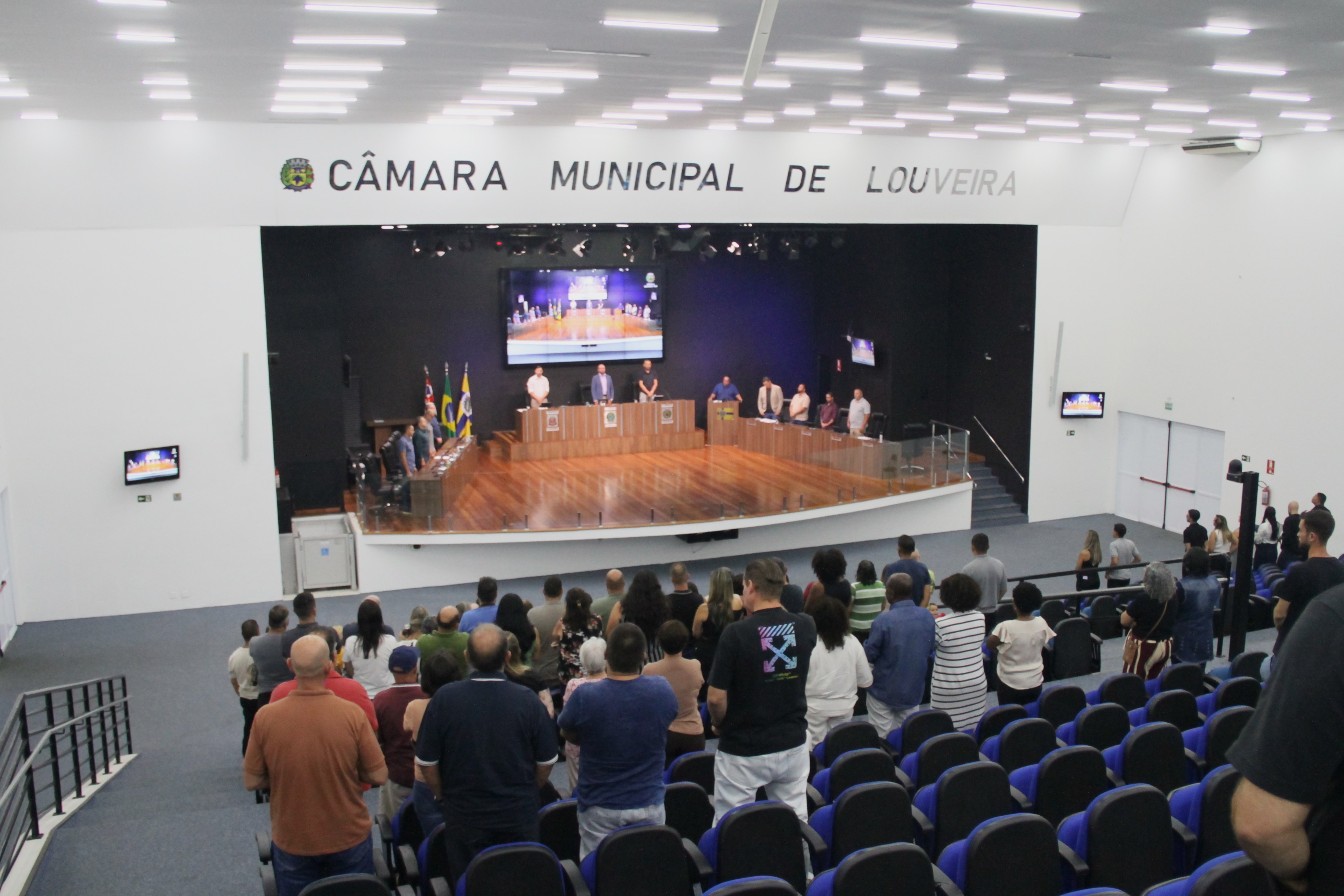 Câmara decide não alterar nome da estrada Pau a Pique 