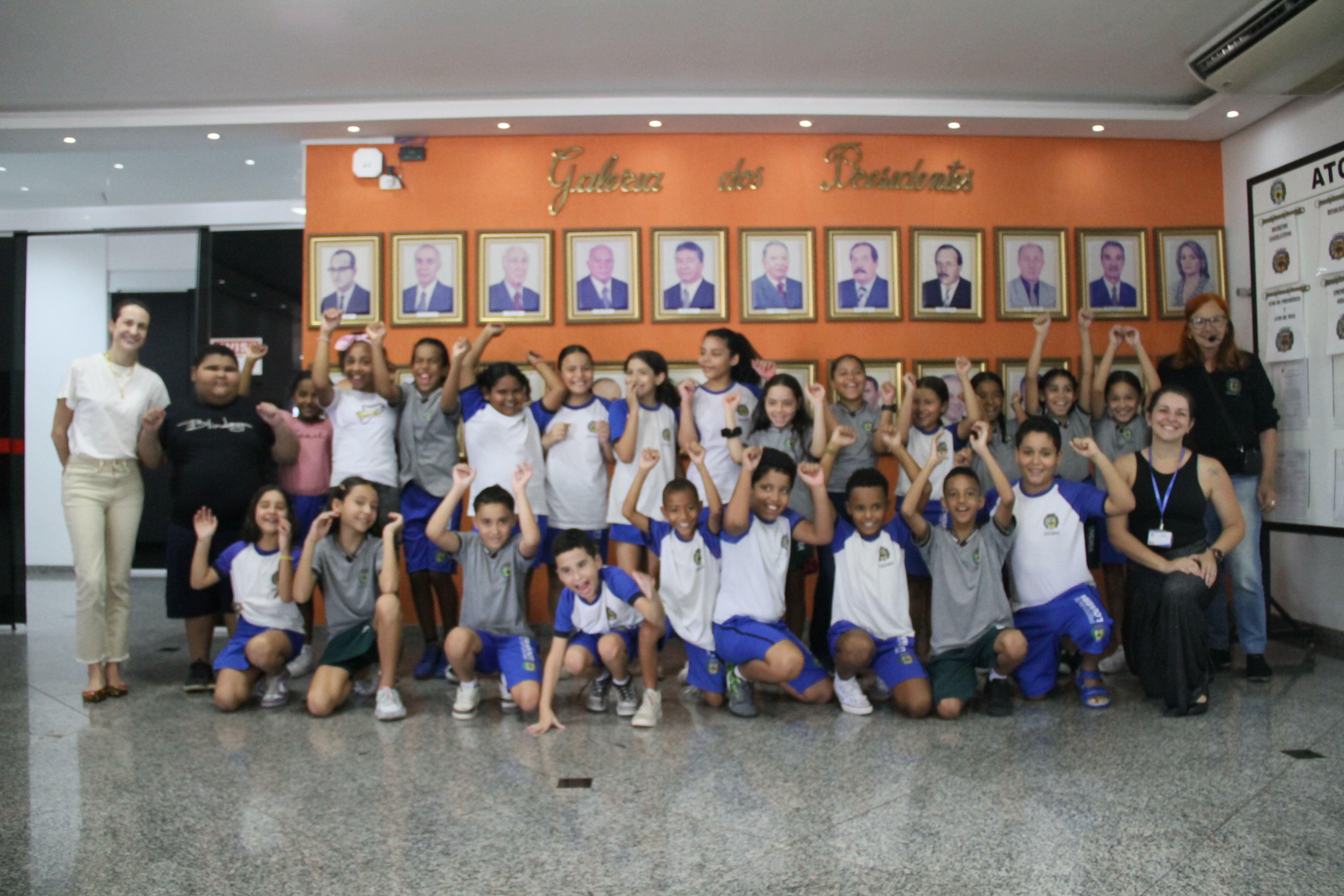 Turma do 4º E da EMEB Frederico Pagotto visita a Câmara