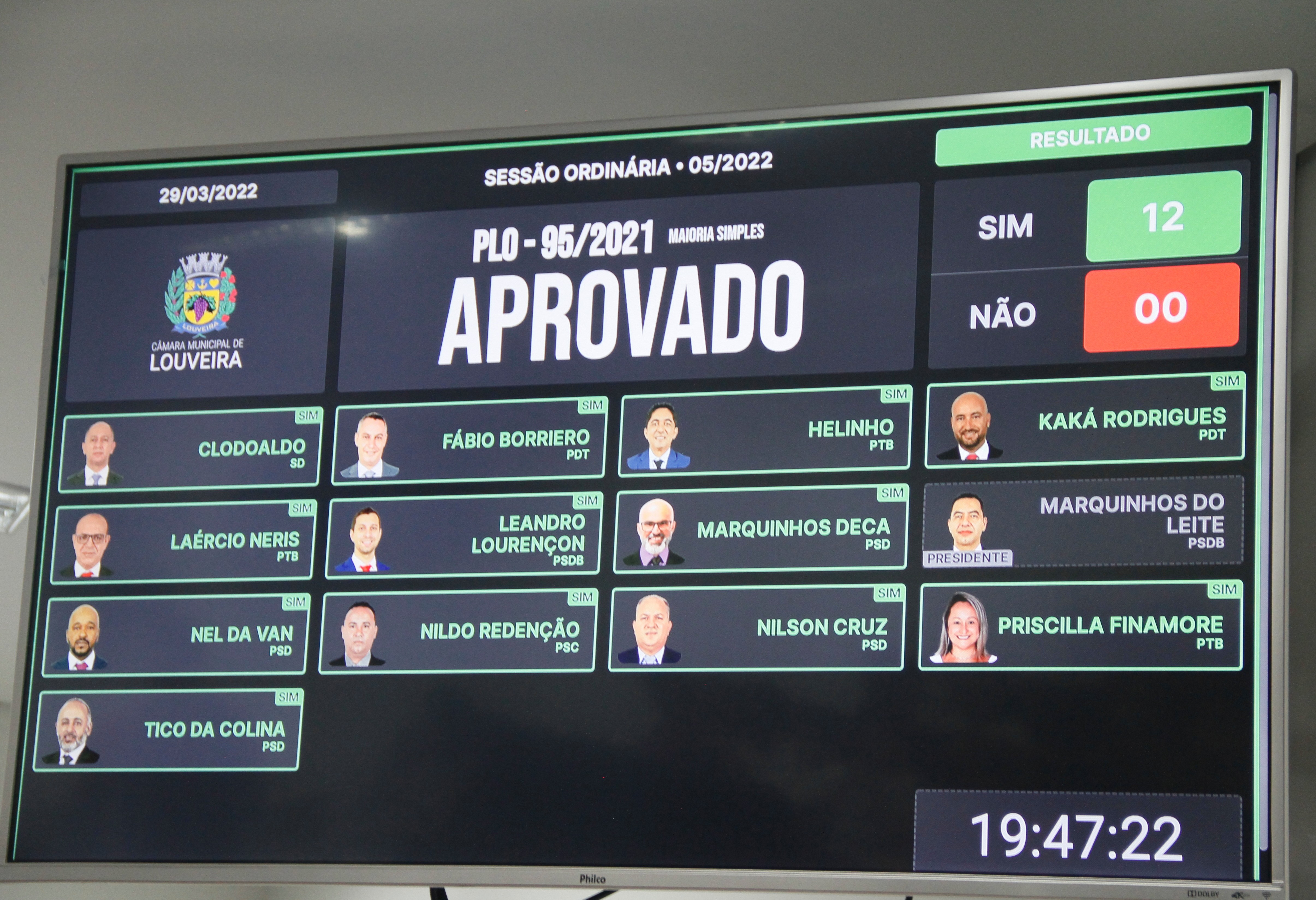 Brinquedos de parques serão adaptados para crianças com deficiência