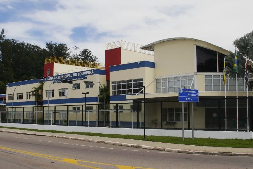 Câmara faz sessão extra e analisa projeto sobre Previdência 